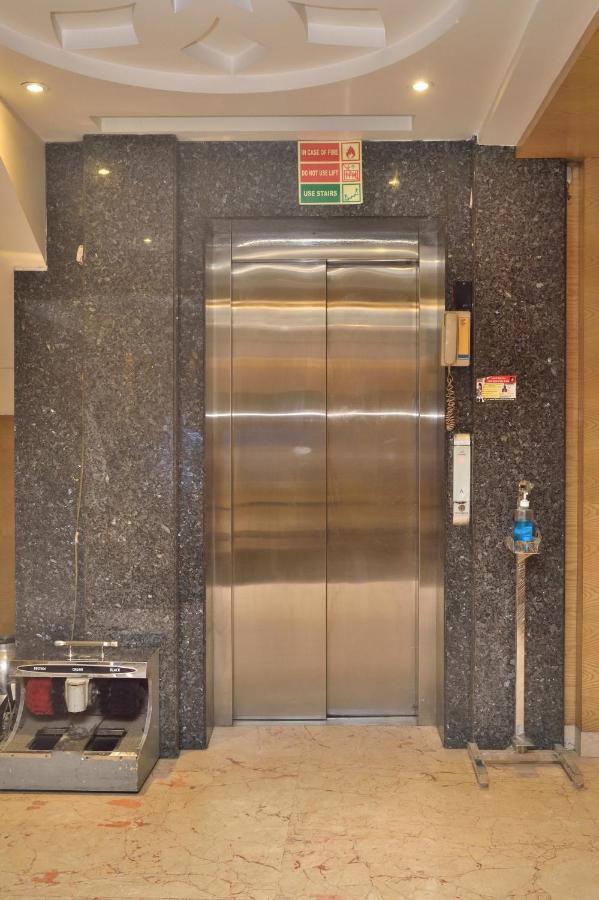 Aman Continental - 2Mins From Railway Station And 5 Mins From Metro Hotell New Delhi Exteriör bild