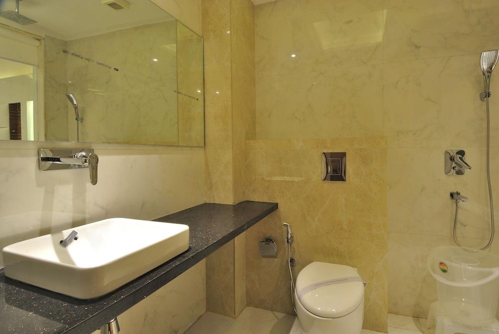 Aman Continental - 2Mins From Railway Station And 5 Mins From Metro Hotell New Delhi Exteriör bild