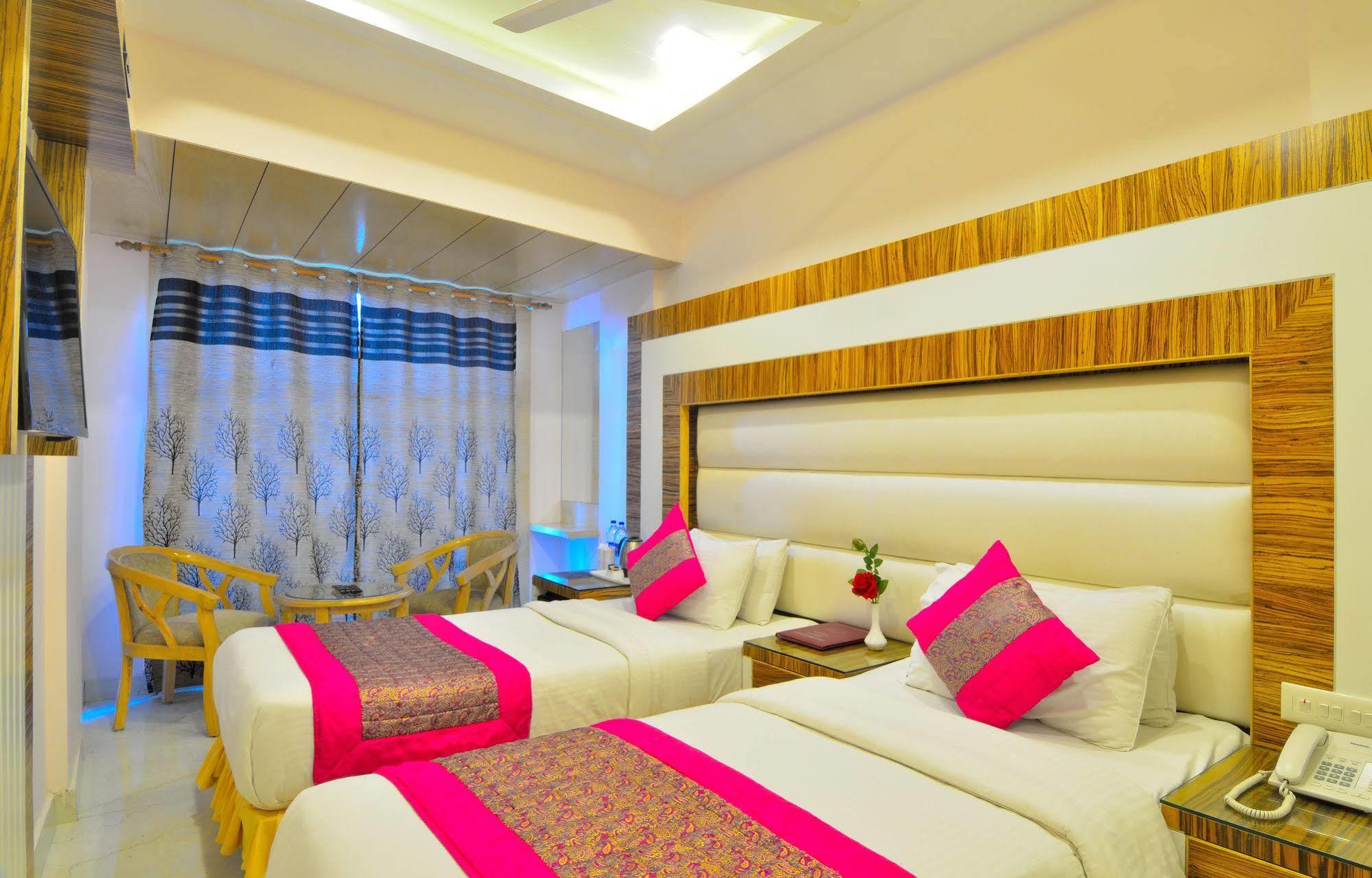Aman Continental - 2Mins From Railway Station And 5 Mins From Metro Hotell New Delhi Exteriör bild