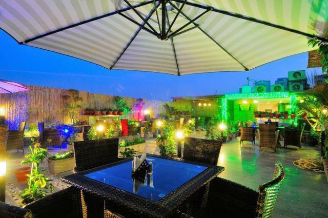 Aman Continental - 2Mins From Railway Station And 5 Mins From Metro Hotell New Delhi Exteriör bild